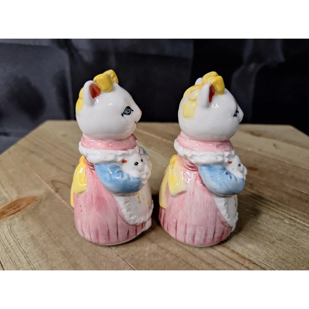 Vintage Anthropomorphic Cat Mother and Kitten Ceramic Salt and Pepper Shaker Set